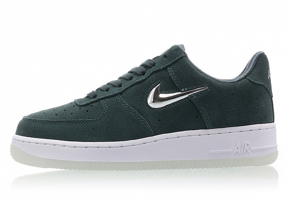 Nike вернул хромированную соплю в Air Force one 07 Premium