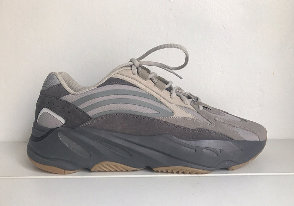 Kanye West засветил новые Yeezy 700 V2