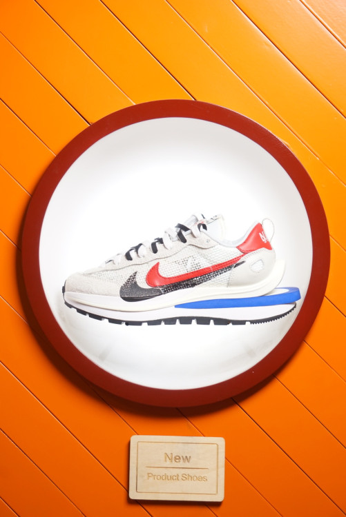 Sacai x Nike VaporWaffle Royal Fuchsia CV1363-100
