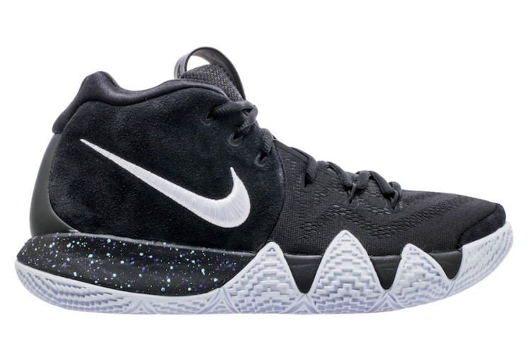 KYRIE 4 BLACK WHITE 