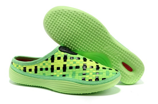 Nike Solarsoft Woven Premium  red-volt