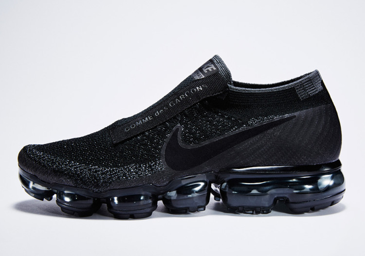 The COMME des GARÇONS x Nike Vapormax Black