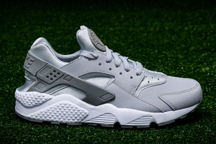 Nike Air Huarache grey