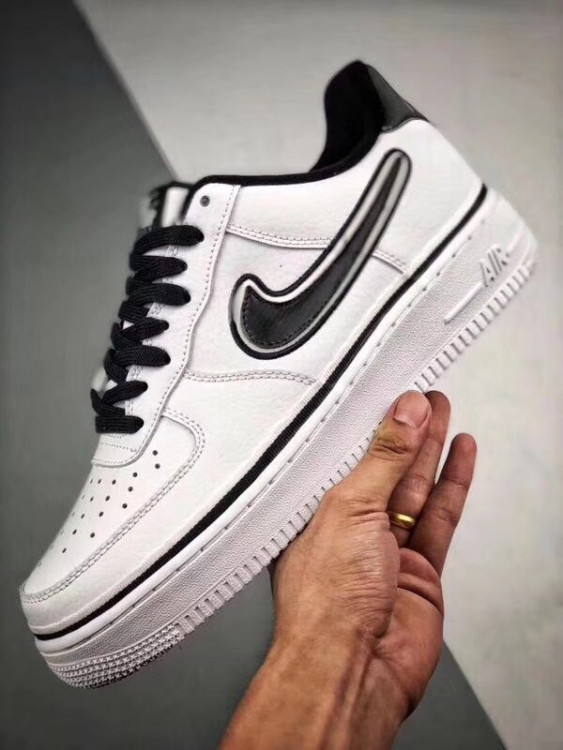 NIKE AIR FORCE 1 White Black