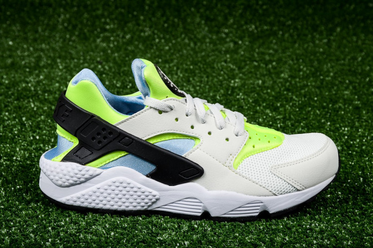 Nike Air Huarache white light green black