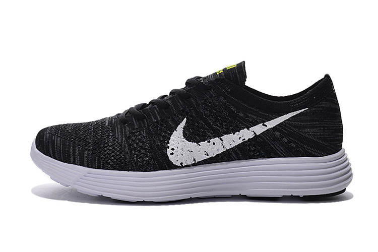 Nike HTM Flyknit Trainer black white