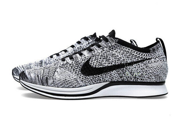 FLYKNIT RACER Black & Volt