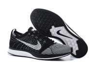 NIKE FLYKNIT RACER Black/White