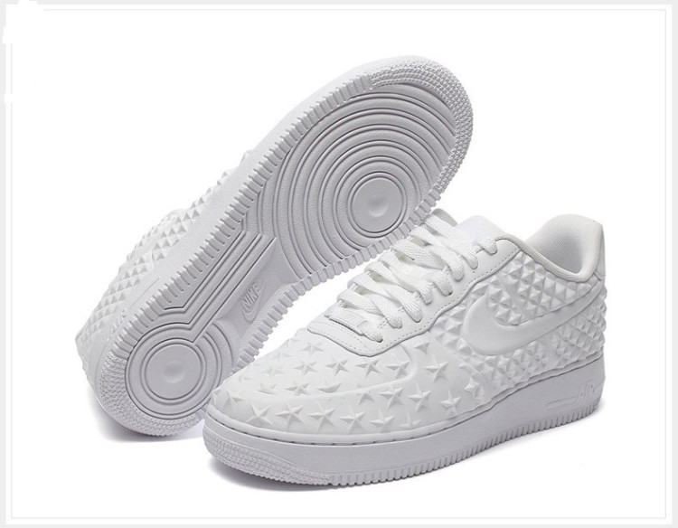 Air Force 1 LV8 Star Pack white