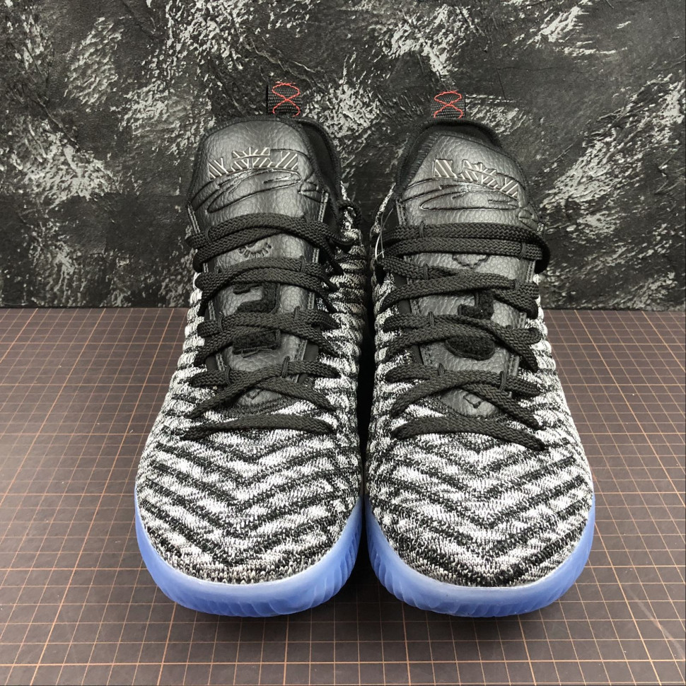 Lebron store oreo 16