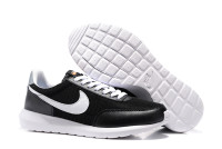 Roshe Daybreak black/white