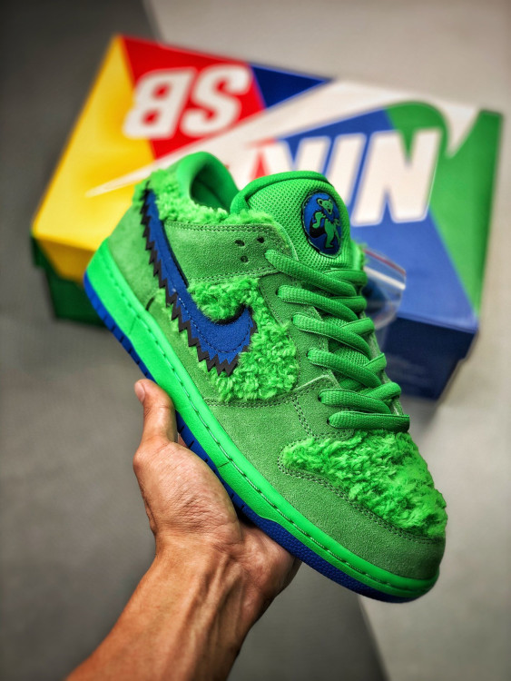 GRATEFUL DEAD X NIKE SB DUNK LOW GREEN BEAR CJ5378-300