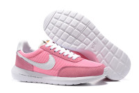 Roshe Daybreak Pink