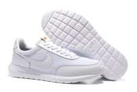 Roshe Daybreak white