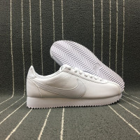 Nike Classic Cortez SE 807471-102 