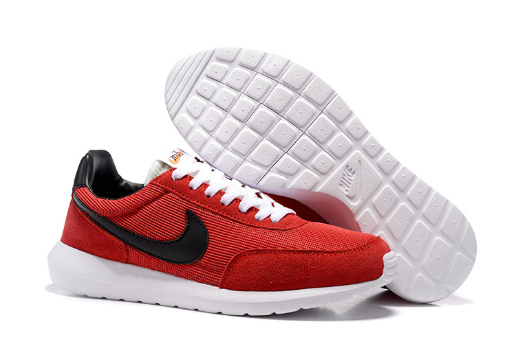 Roshe Daybreak red