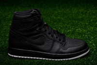 Air Jordan 1 Retro High Black Premium
